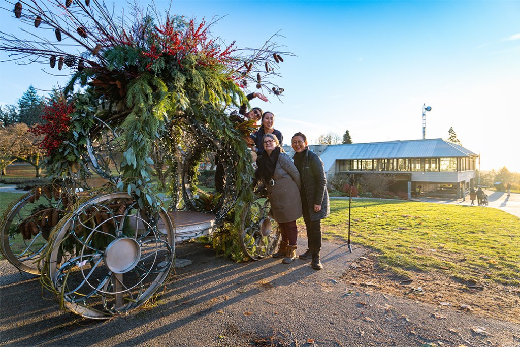 floral artists by their scuplture